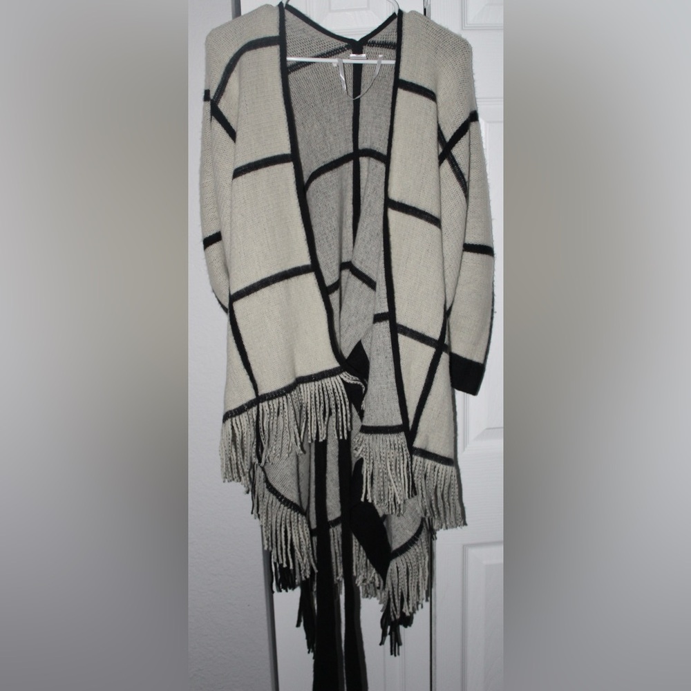 Black & White Pattern Poncho